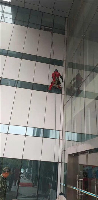 武漢玻璃幕墻維修公司 湖北蜘蛛俠高空工程 圖