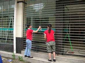 專業(yè)承接郴州樓宇商場工程 廠房等日常保潔地毯清洗